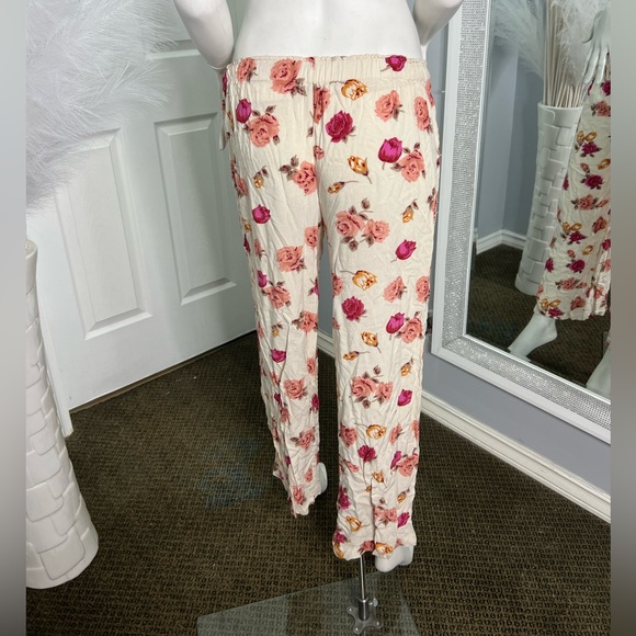 Bohemian Floral Straight Pants - Picture 8 of 8